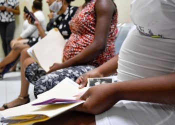 En enero-mayo de este año, la cantidad total de partos bajó a 43,896, pero fue porque menos madres dominicanas alumbraron en los hospitales públicos. - Fuente externa.