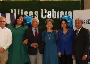 José Cruz, Mónica Villafaña, Ulises Cabrera, Leslie Cabrera, Magdalena Almonte y Ángel Pérez.