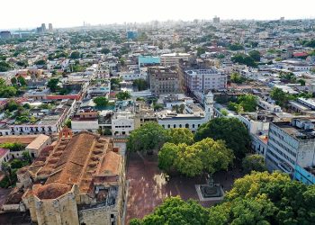 Vista aérea de la Catedral Primada de América, Ciudad Colonial Santo Domingo. - Fuente externa.