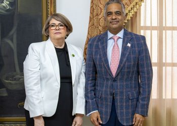 Joel Santos, ministro de la Presidencia, junto a Ana Francisca Selman, secretaria general del Consejo Económico y Social. - Fuente externa.