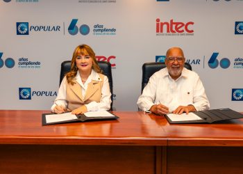 Acto de firma del acuerdo entre Banco Popular y el Instituto Tecnológico de Santo Domingo. - Fuente externa.