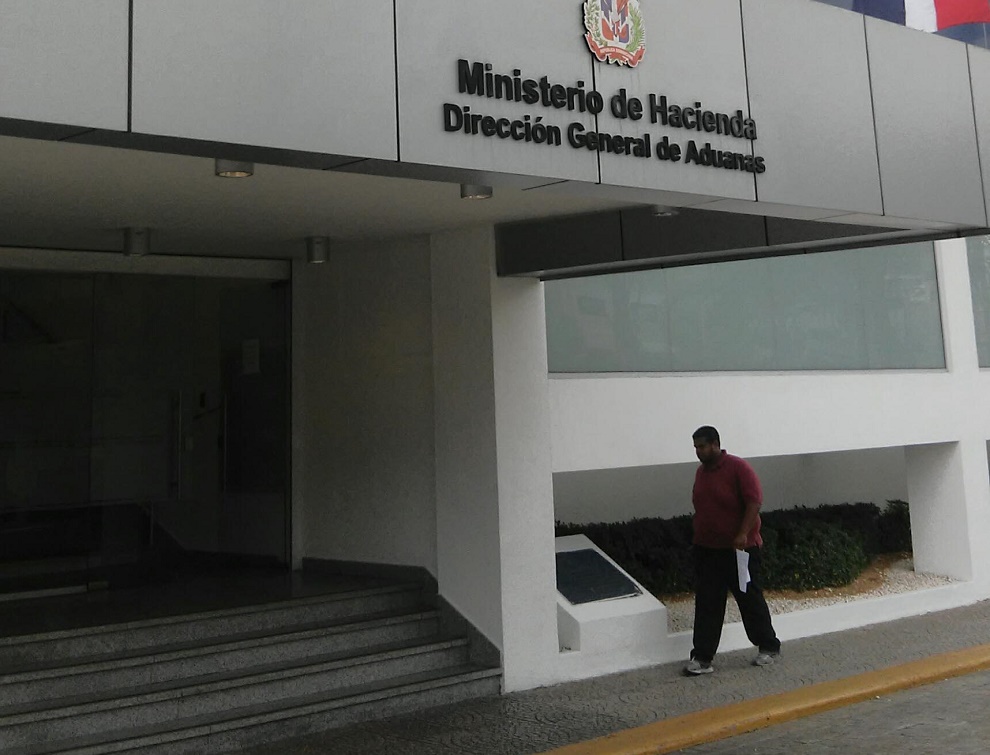 Sede de la Dirección de Aduanas en Santo Domingo.