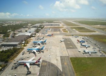 El reconocimiento entregado al PUJ como “Mejor Aeropuerto por Tamaño y Región”.
