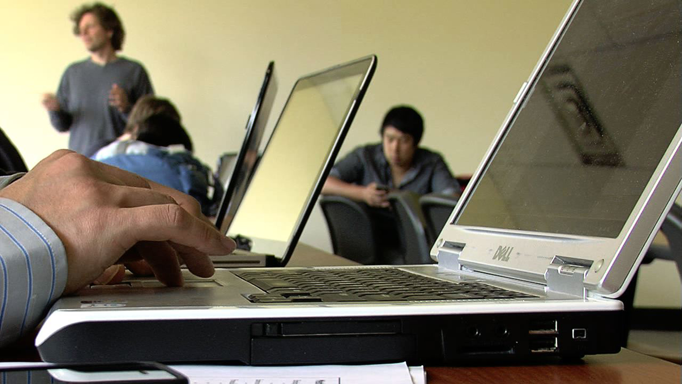 america latina en lucha contra su brecha digital
