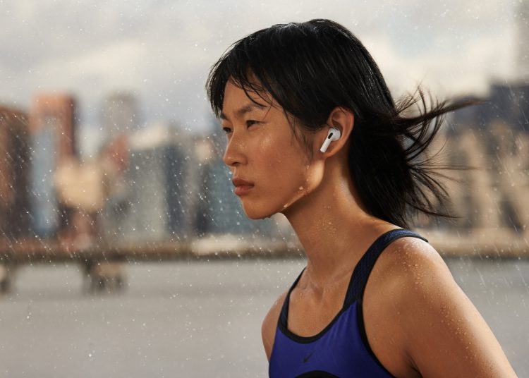 Apple_AirPods-3rd-gen_lifestyle-01_10182021