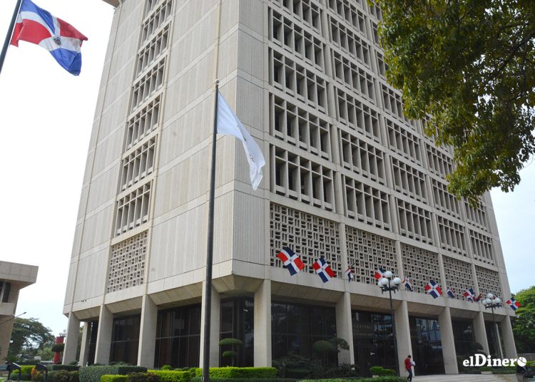 El Banco Central dominicano aumentó la tasa de política monetaria hasta 8.5% anual para enfrentar las presiones inflacionarias. | Lésther Álvarez