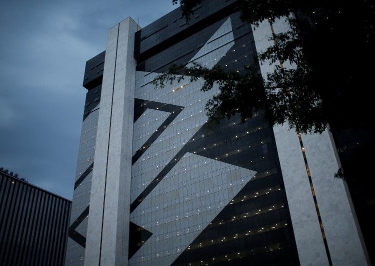 El Banco do Brasil, controlado por el Estado pero con acciones en bolsa, se ubicó en la cuarta posición, con utilidades por 12,600 millones de reales (unos US$2,333 millones). | Adriano Machado, Reuters.