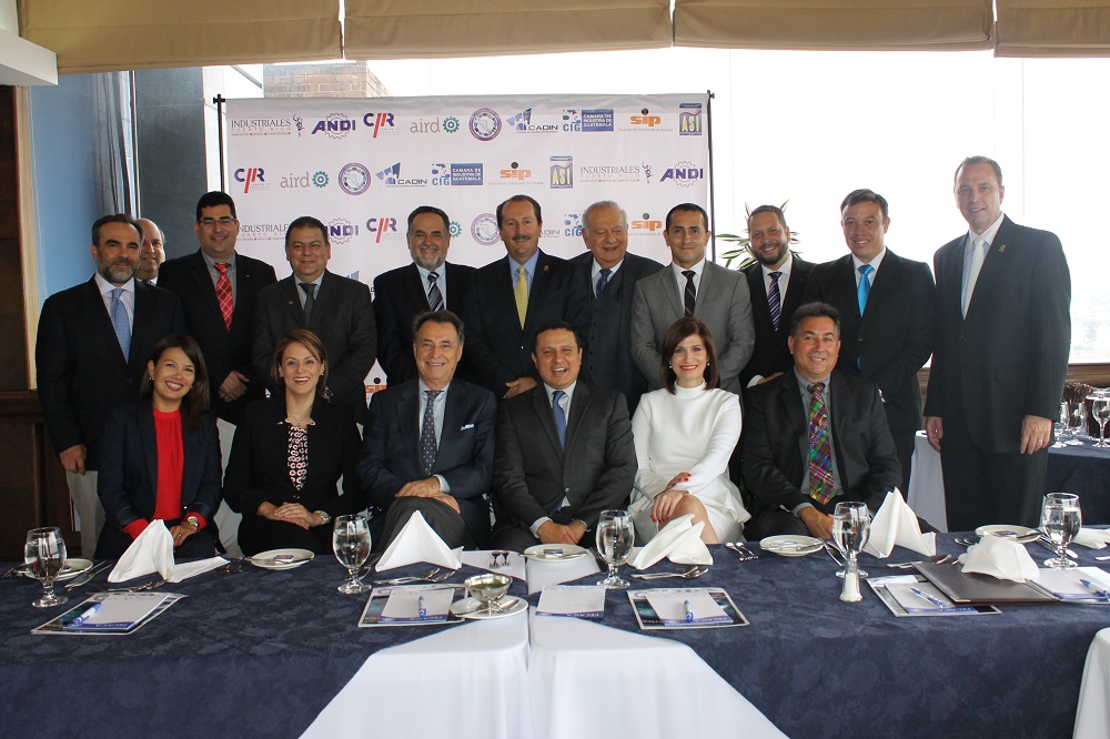 Representantes de Fecaica reunidos en Guatemala.