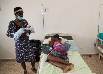 Las cifras de Salud Pública señalan que el año pasado la proporcionalidad de haitianas parturientas en los hospitales estatales de República Dominicana subió a un 33.2%. - Fuente externa.