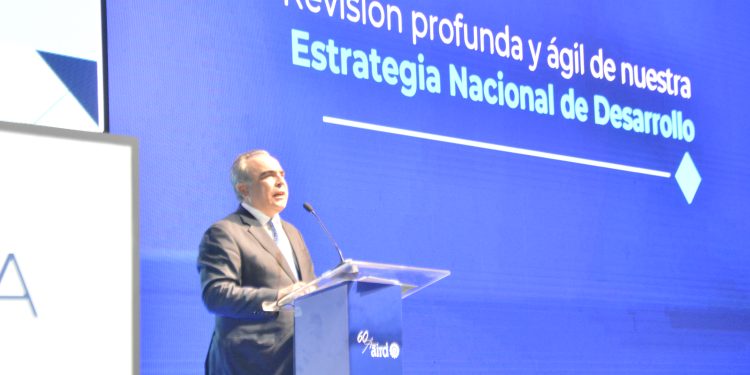 El presidente saliente de la Asociación de Industrias, Celso Juan Marranzini. | Lésther Álvarez.