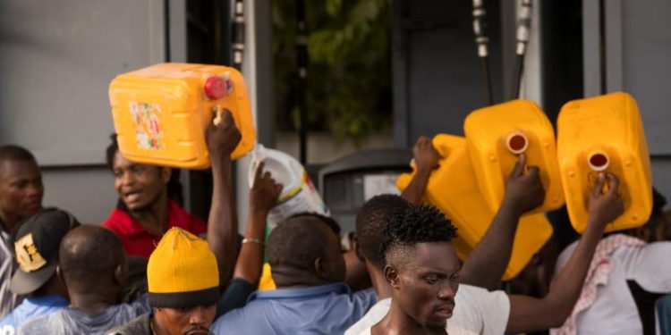 Combustible escasez Haití