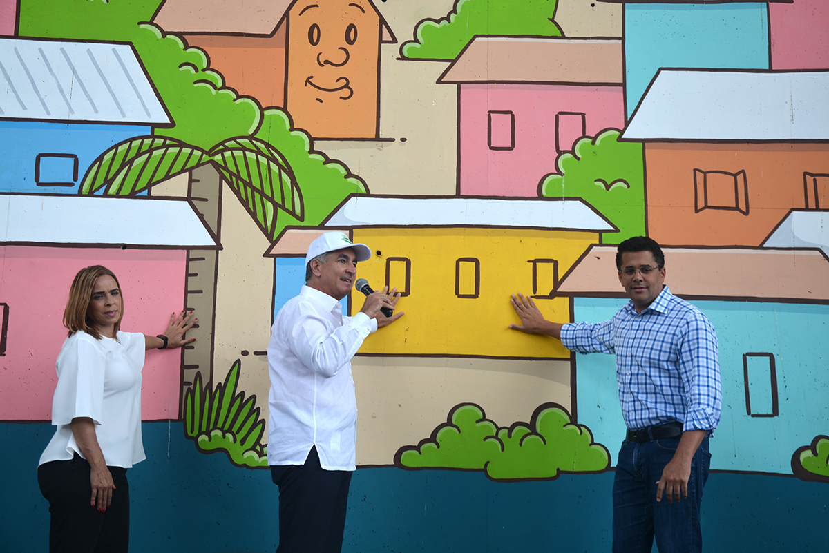 La Fundación Tropigas y el Ayuntamiento del Distrito Nacional inauguran mural en el sector La Ciénaga. | Lésther Alvarez