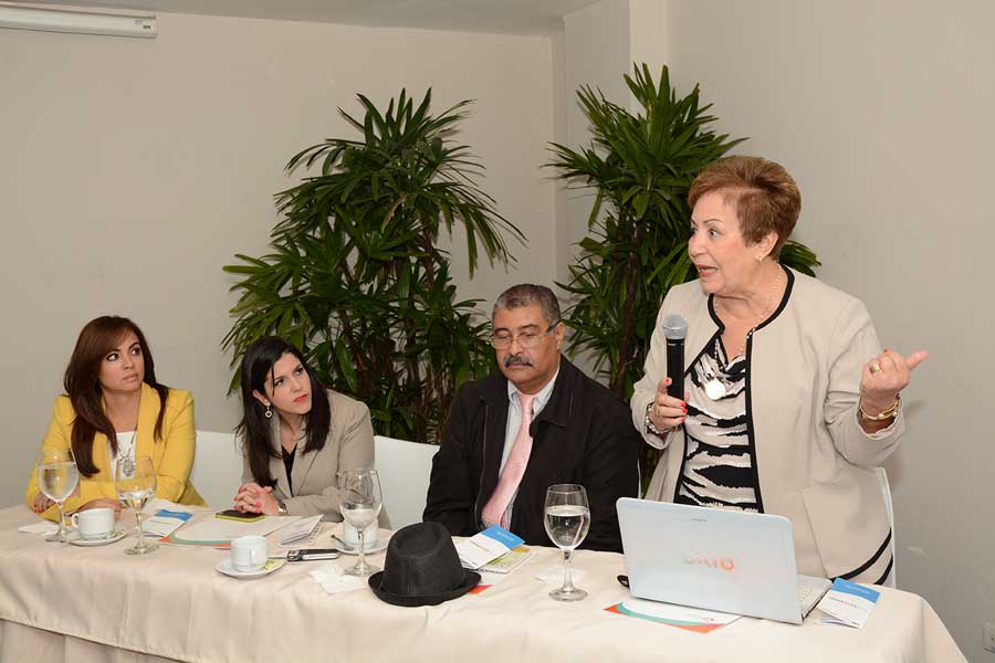Jacqueline Malagón  expone en la ANJE sobre los resultados del estudio. | Lésther Álvarez