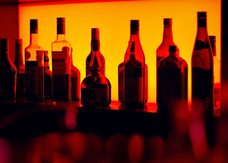 Daniel-Witt-advirtio-sobre-los-riesgos-de-consumir-bebidas-alcoholicas-de-proveniencia-ilicita
