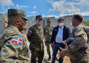 Coordina plan estratégico de vigilancia con la Armada de República Dominicana y otras agencias de seguridad nacional.