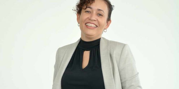 Elena López, directora de Datos en Soluciones Tecnológicas Integradas (STI).