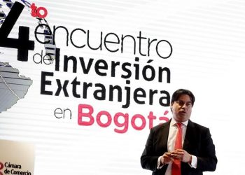 En la imagen un registro del director ejecutivo de Invest in Bogotá, Juan Gabriel Pérez, quien indicó que "en general, el ecosistema emprendedor de la ciudad fue resiliente ante las adversidades planteadas por la pandemia en 2020". | Mauricio Dueñas Castañeda, EFE.