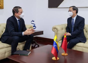Encuentro del canciller venezolano, Carlos Faría y el embajador de China en Venezuela, Li Baorong. | Fuente externa.