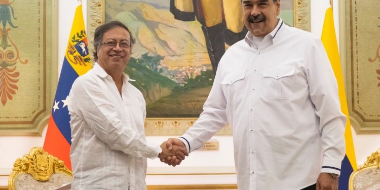 El presidente de Colombia, Gustavo Petro, y el presidente de Venezuela, Nicolás Maduro, durante la reunión bilateral en el Palacio de Miraflores, Caracas
PRESIDENCIA DE COLOMBIA
08/1/2023
