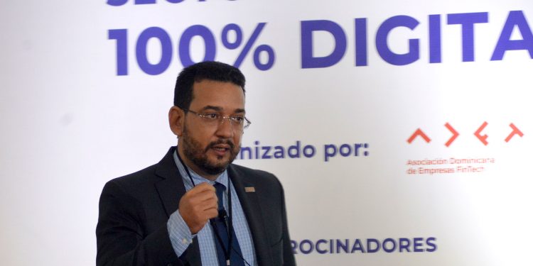 El presidente de Adofintech, Miguel Adames, durante la presentación del FinTech Market RD 2021. | Lésther Álvarez.