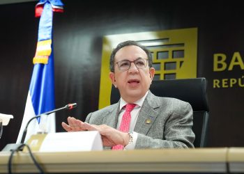 Héctor Valdez Albizu, gobernador del Banco Central y presidente de la Junta Monetaria.