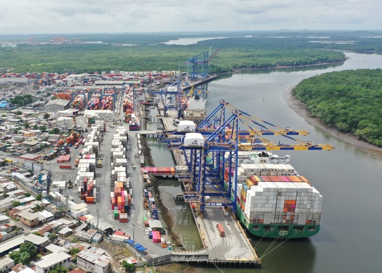 Instalaciones de la terminal portuaria de Guayaquil, Ecuador. | El Universo.