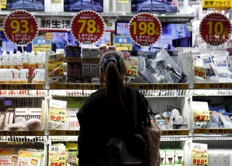 El persistente encarecimiento de los precios de los alimentos, del 5.3% interanual excluyendo los frescos, fue el factor que más contribuyó al aumento del IPC en febrero. - Reuters.