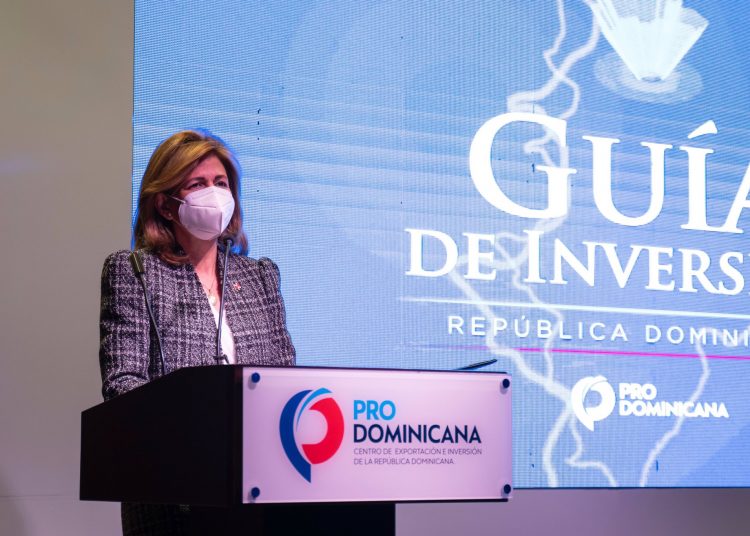 La vicepresidenta de la República, Raquel Peña, presidió el acto de presentación de la nueva guía de inversiones.