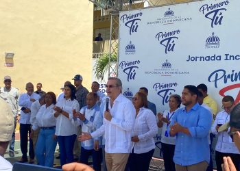 Luis Abinader en San Juan de la Maguana, presentando resultados de la iniciativa "Primero Tú". | Joan Vallejo.