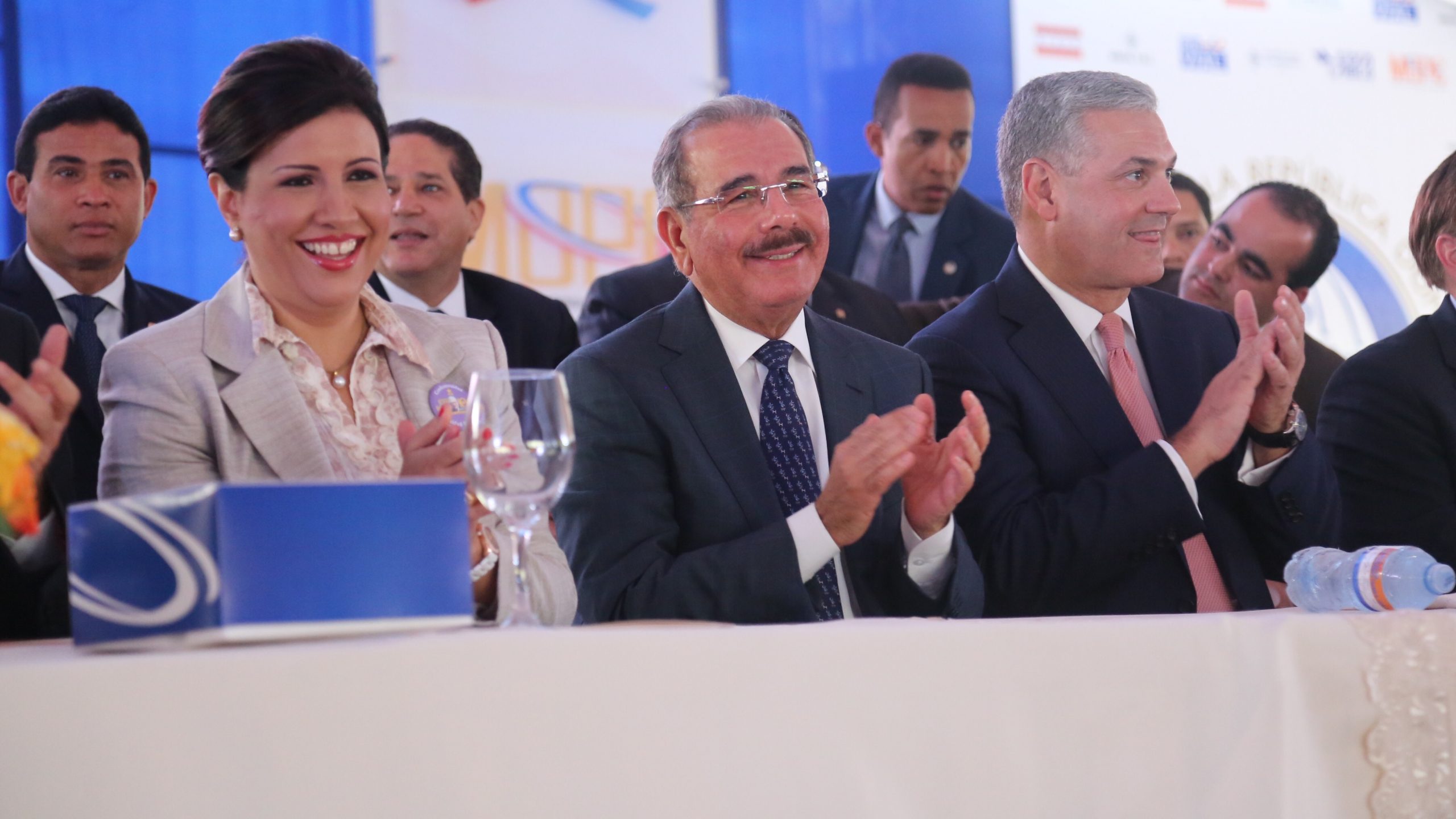 Margarita Cedeño, Danilo Medina y Gonzalo Castillo durante la inauguración de la fase A tramo Circunvalación Santo Domingo./elDinero