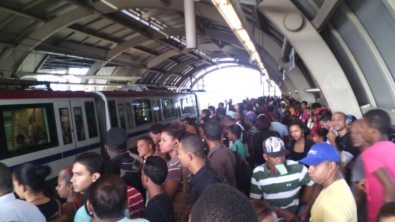 El Metro de Santo Domingo transporte a más de 220,000 personas por día./elDinero