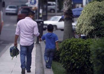 La Concanaco Servytur apuntó que los datos oficiales más recientes indican que en México hay al menos 21.2 millones de padres de familia con una edad promedio de 45 años.