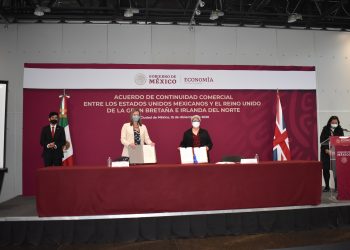 Autoridades de Reino Unido y México durante la firma del acuerdo bilateral. | Fuente externa.