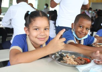 El Programa de Alimentación Escolar (PAE) es la política social de mayor alcance en el país, dijo el funcionario. - Fuente externa.