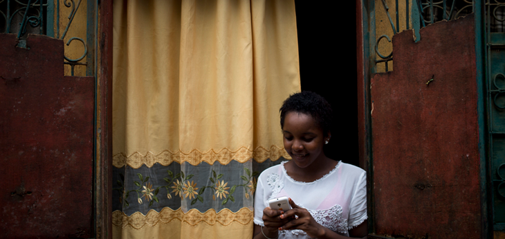 Mujeres en el mundo de las TIC, celulares