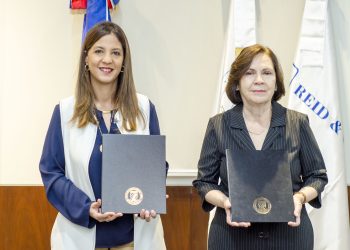 Odile Camilo Vincent, rectora de Unibe, y Georgia Anne Reid, vicepresidenta de Reid & Compañía.
