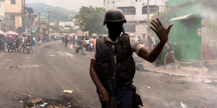 Policía Haití
