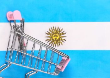 El derrumbe del consumo se da en un escenario de fuerte ajuste económico y elevadísima inflación en Argentina. - Fuente externa.