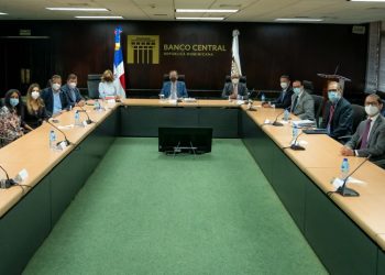 Reunión del Banco Central con miembros de Acoprovi.