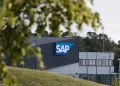 De cara al conjunto de 2024, SAP sigue esperando que los ingresos en la nube oscilen entre €17,000 y €17,300 millones, un avance del 24% al 27% con tipo de cambio constante.