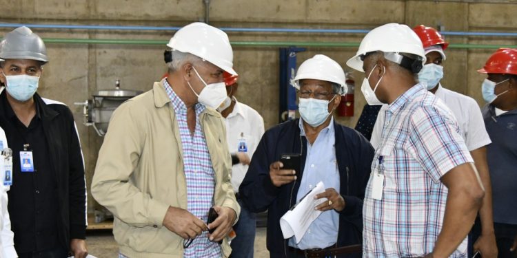 Salazar visita hidroeléctricas Pinalito y Río Blanco