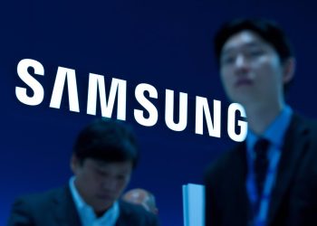 Samsung ha adelantado que espera que en 2024 las condiciones del mercado sean "sólidas" en el sector de chips de memoria a pesar de la "volatilidad asociada a tendencias macro, tensiones geopolíticas, etc".ECONOMIA INTERNACIONAL
Robert Schlesinger/Dpa-Zentralbi