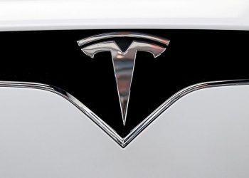 Logo de Tesla. | Reuters.