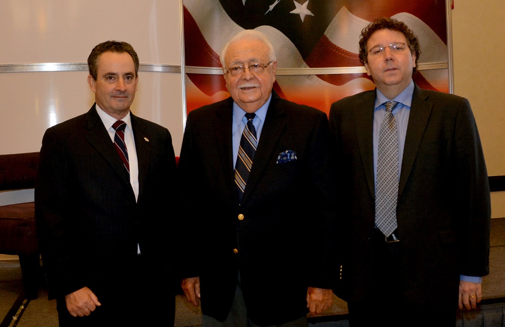 William Malamud, Antonio Isa Conde y Rafael Velazco, durante el Desayuno de la Cámara Americana de Comercio.