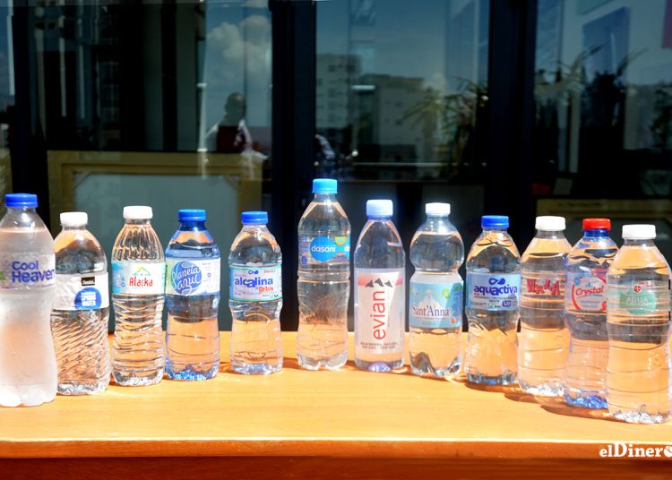 El 83% de la población encuestada, según estudio, consume agua embotellada. | Lésther Álvarez