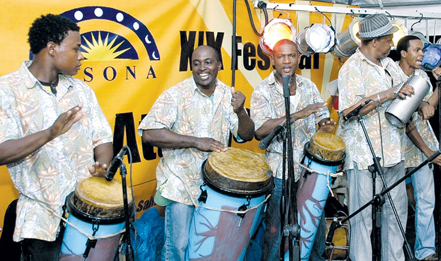 El festival de atabales de Sainaguá, en San Cristóbal, fue declarado patrimonio cultural de República Dominicana.