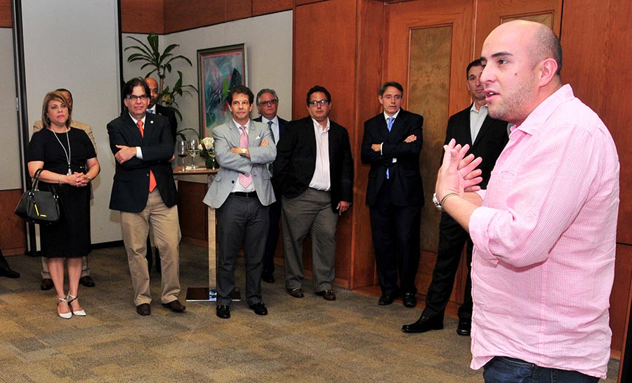 Sergio Zuluaga, inversionista ángel de Colombia, comparte con ejecutivos y empresarios dominicanos su experiencia en modelos que aportan fondos a emprendedores.