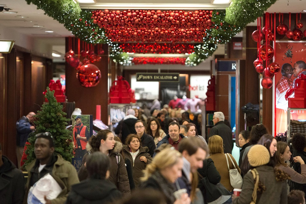 holiday shoppers seek out deals on black friday