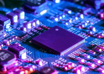 "Los semiconductores son el cerebro de la tecnología moderna", dijo en un comunicado la vicepresidenta de Estados Unidos, Kamala Harris. - Fuente externa.