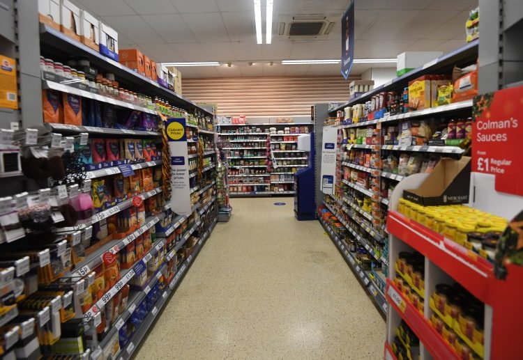Fotografía de archivo que muestra un pasillo de comestibles en un supermercado de Estados Unidos. | Facundo Arrizabalaga, EFE.